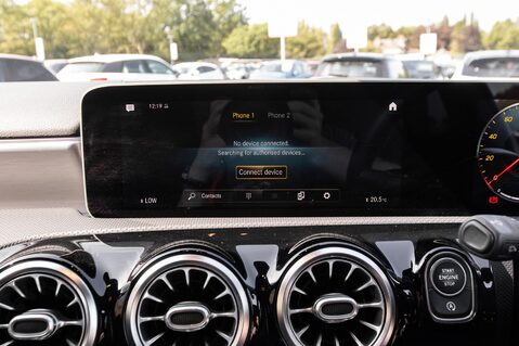 Mercedes-Benz A Class A 200 AMG LINE PREMIUM PLUS 26