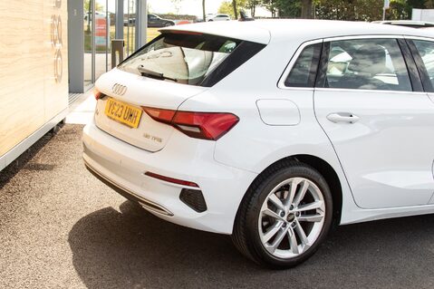 Audi A3 SPORTBACK TFSI SPORT MHEV 8