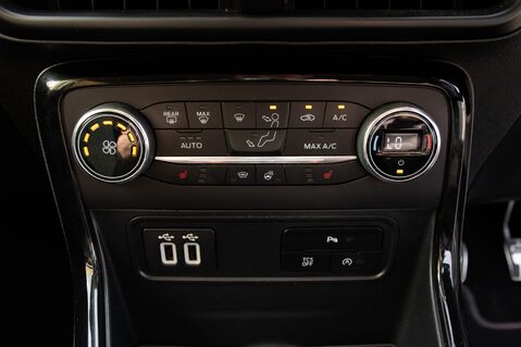 Ford Ecosport ST-LINE 36