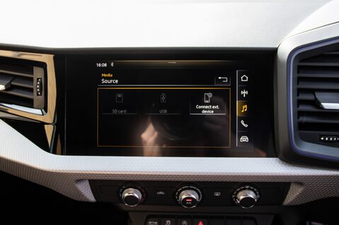 Audi A1 SPORTBACK TFSI S LINE 25