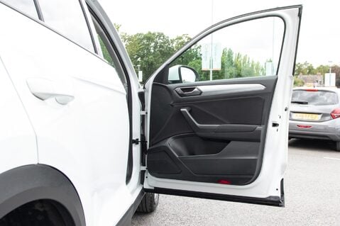 Volkswagen T-Roc LIFE TSI DSG 14