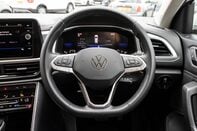 Volkswagen T-Roc LIFE TSI DSG 21