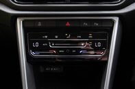Volkswagen T-Roc LIFE TSI DSG 33