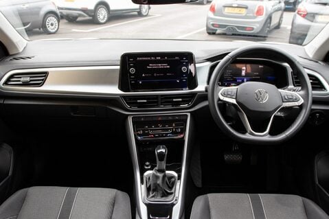 Volkswagen T-Roc LIFE TSI DSG 3