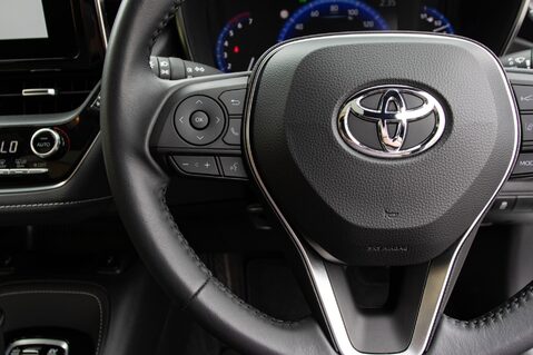 Toyota Corolla DESIGN 19