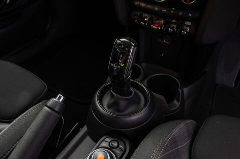 Mini Hatch COOPER D 31