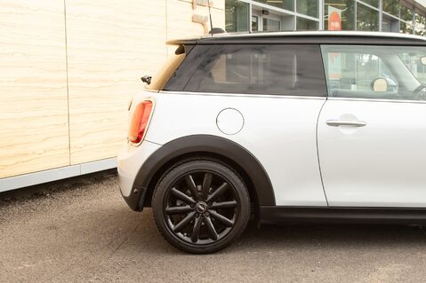 Mini Hatch COOPER D 7