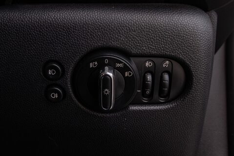 Mini Hatch COOPER D 16