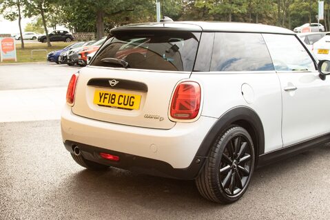 Mini Hatch COOPER D 8