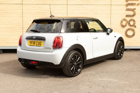 Mini Hatch COOPER D 2