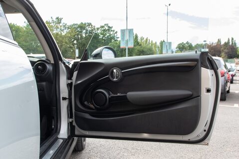 Mini Hatch COOPER D 14