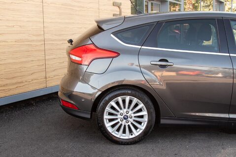 Ford Focus TITANIUM X 7