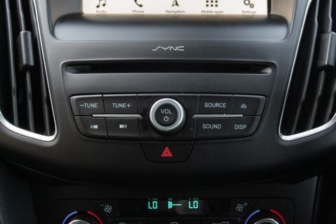 Ford Focus TITANIUM X 32