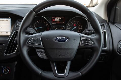 Ford Focus TITANIUM X 21