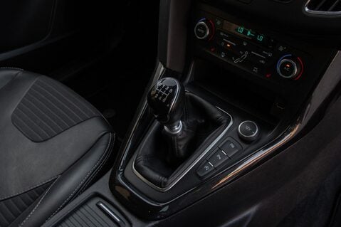 Ford Focus TITANIUM X 30