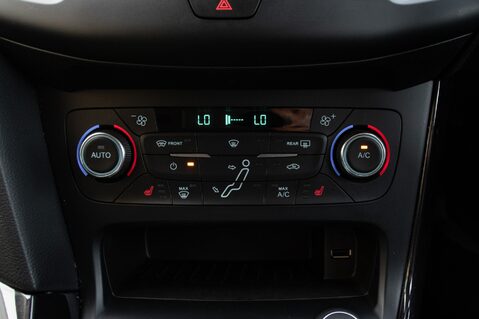 Ford Focus TITANIUM X 31