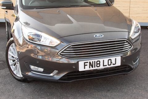 Ford Focus TITANIUM X 10