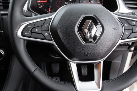 Renault Captur ICONIC TCE 19