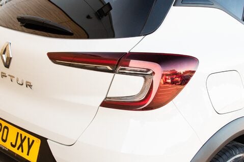 Renault Captur ICONIC TCE 9