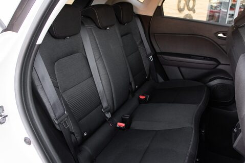 Renault Captur ICONIC TCE 34