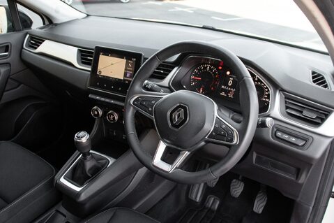 Renault Captur ICONIC TCE 4
