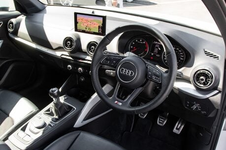 Audi Q2 TFSI S LINE