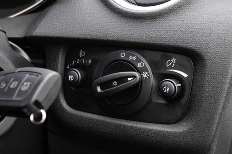 Ford Fiesta TITANIUM 16