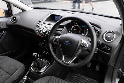 Ford Fiesta TITANIUM 4