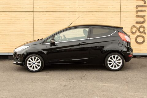 Ford Fiesta TITANIUM 13