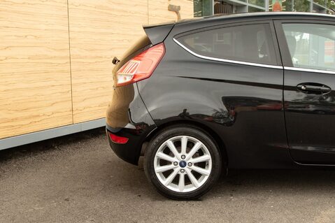 Ford Fiesta TITANIUM 7