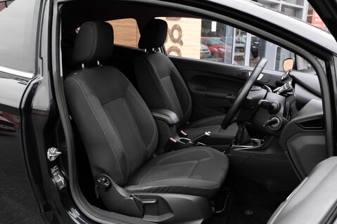 Ford Fiesta TITANIUM 28
