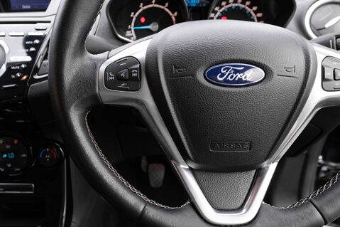 Ford Fiesta TITANIUM 19