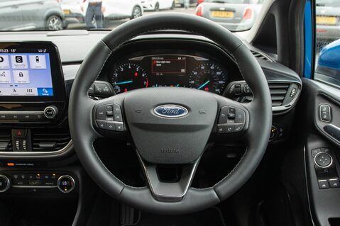 Ford Fiesta TITANIUM 22