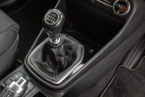 Ford Fiesta TITANIUM 32