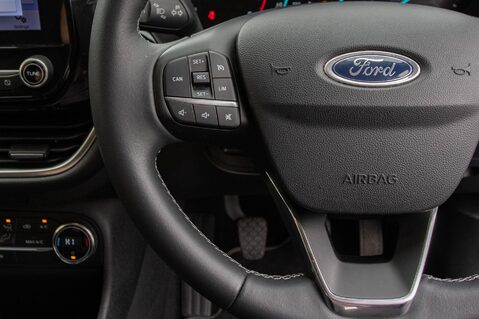 Ford Fiesta TITANIUM 20