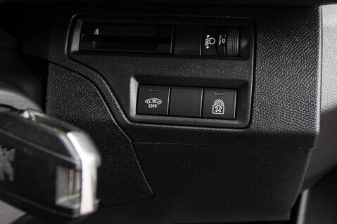 Peugeot 3008 PURETECH S/S ALLURE 16