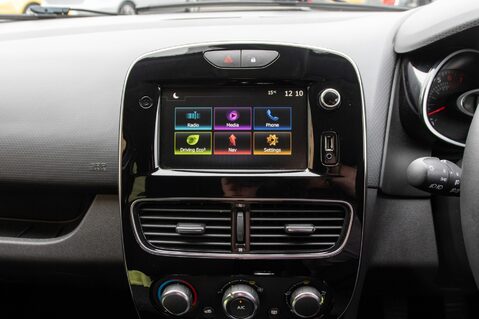 Renault Clio ICONIC TCE 22