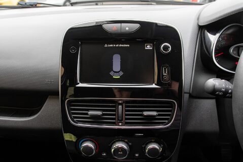 Renault Clio ICONIC TCE 29