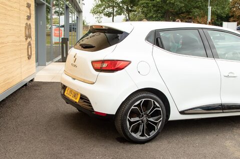 Renault Clio ICONIC TCE 8