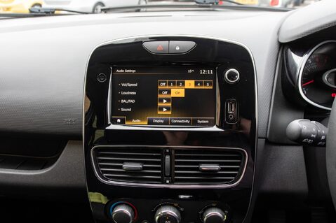 Renault Clio ICONIC TCE 28