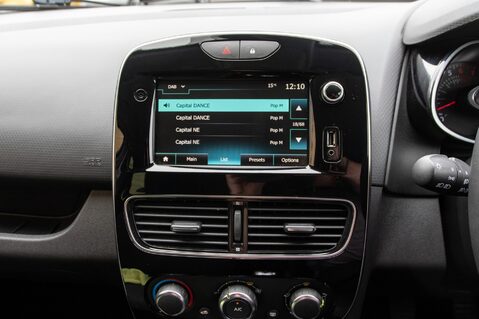 Renault Clio ICONIC TCE 23