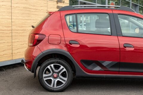 Dacia Sandero Stepway TECHROAD TCE 7