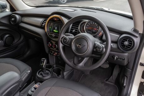 Mini Hatch COOPER CLASSIC