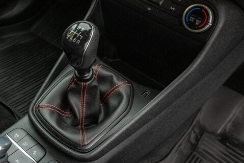 Ford Fiesta ST-LINE 33