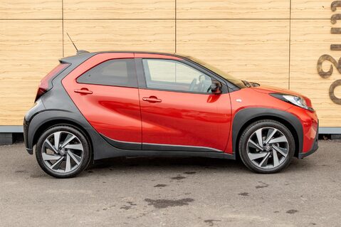 Toyota Aygo X VVT-I EDGE 12