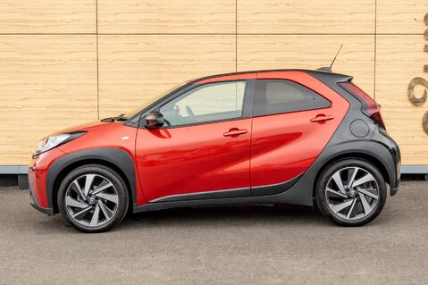 Toyota Aygo X VVT-I EDGE 13