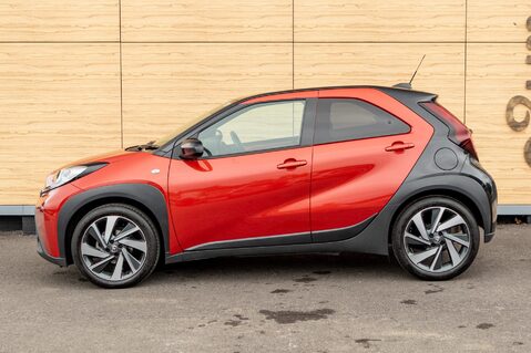 Toyota Aygo X VVT-I EDGE 13