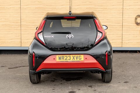 Toyota Aygo X VVT-I EDGE 6