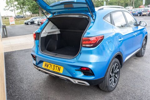 MG ZS EXCLUSIVE T-GDI 37