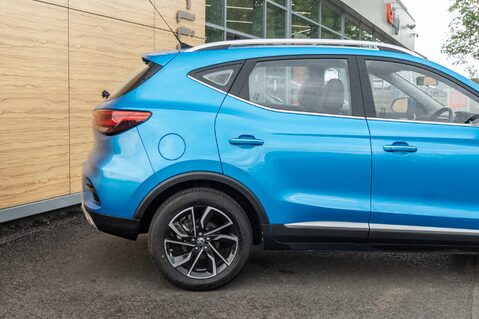 MG ZS EXCLUSIVE T-GDI 7
